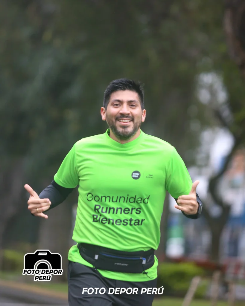 Corredor deportivo durante el entrenamiento runner en Av. Arequipa – 1 junio 2025